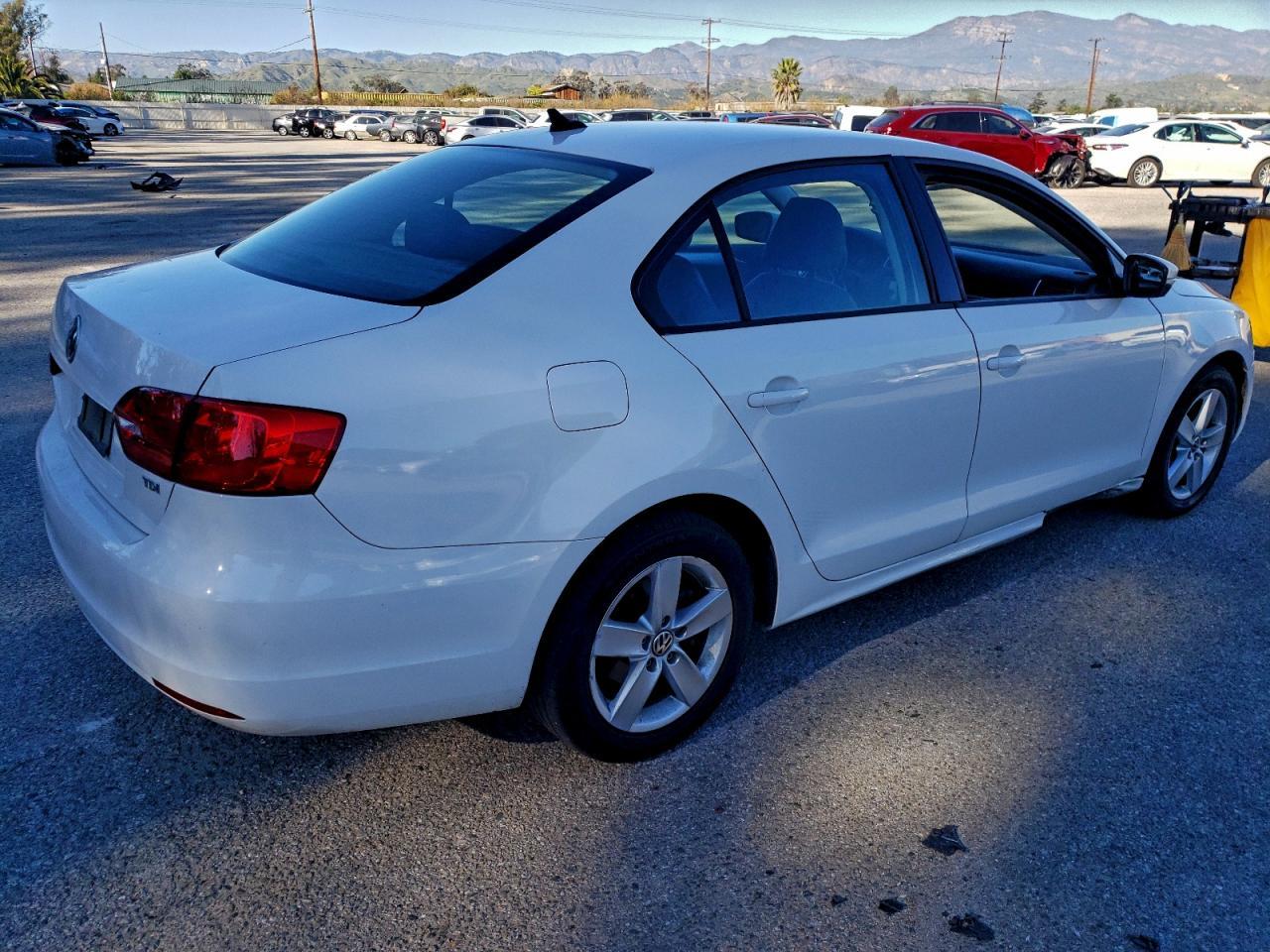 2012 VOLKSWAGEN JETTA