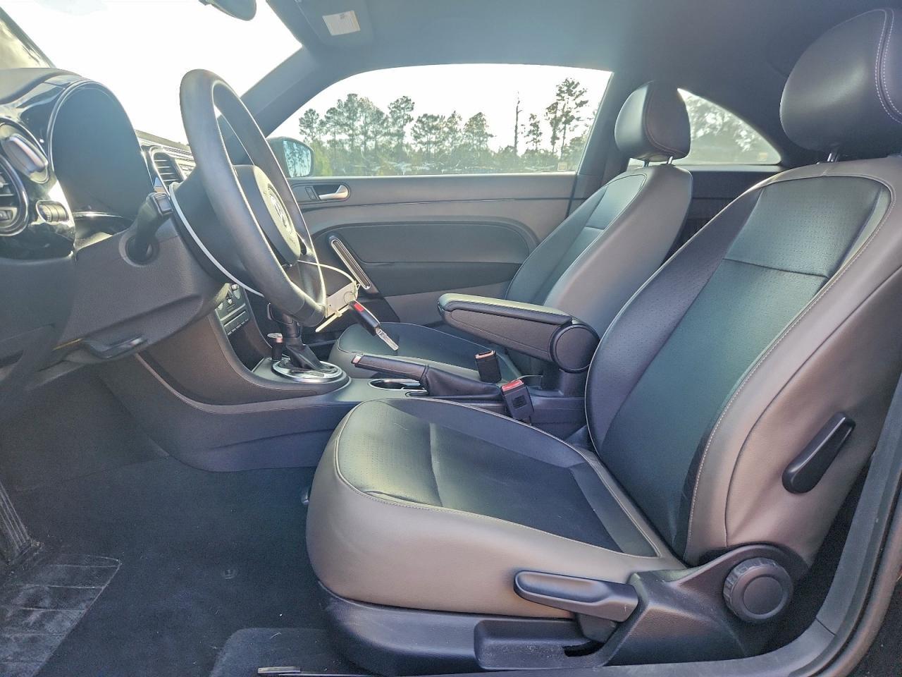 2015 VOLKSWAGEN Beetle