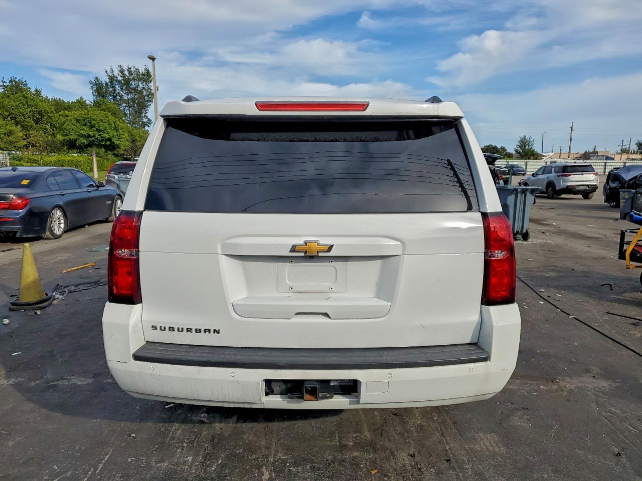 2017 CHEVROLET Suburban
