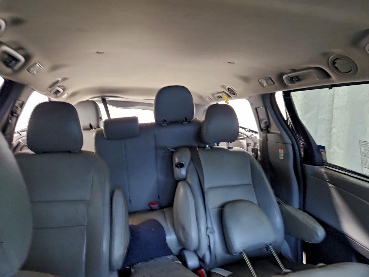 2015 TOYOTA SIENNA