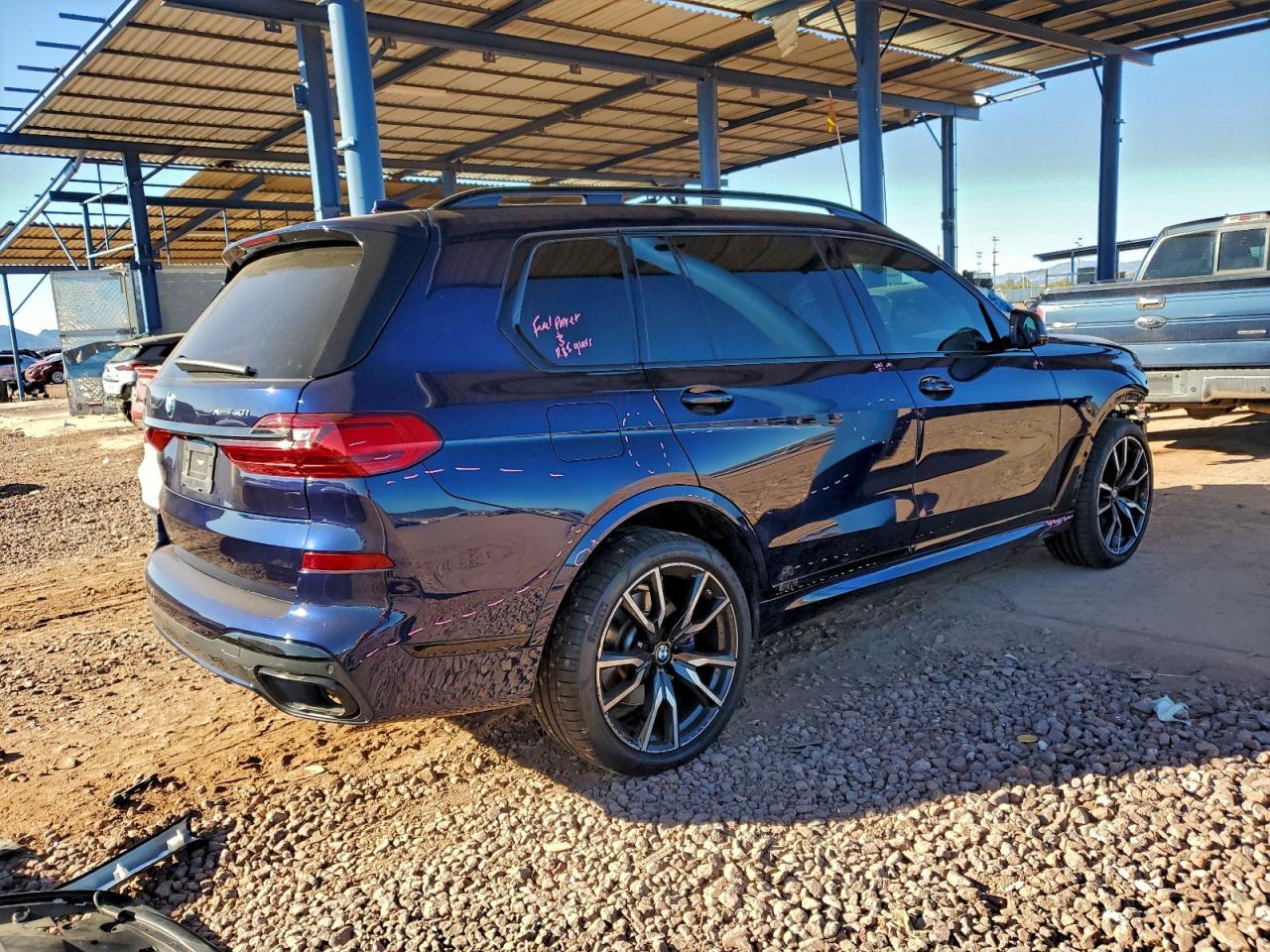 2022 BMW X7