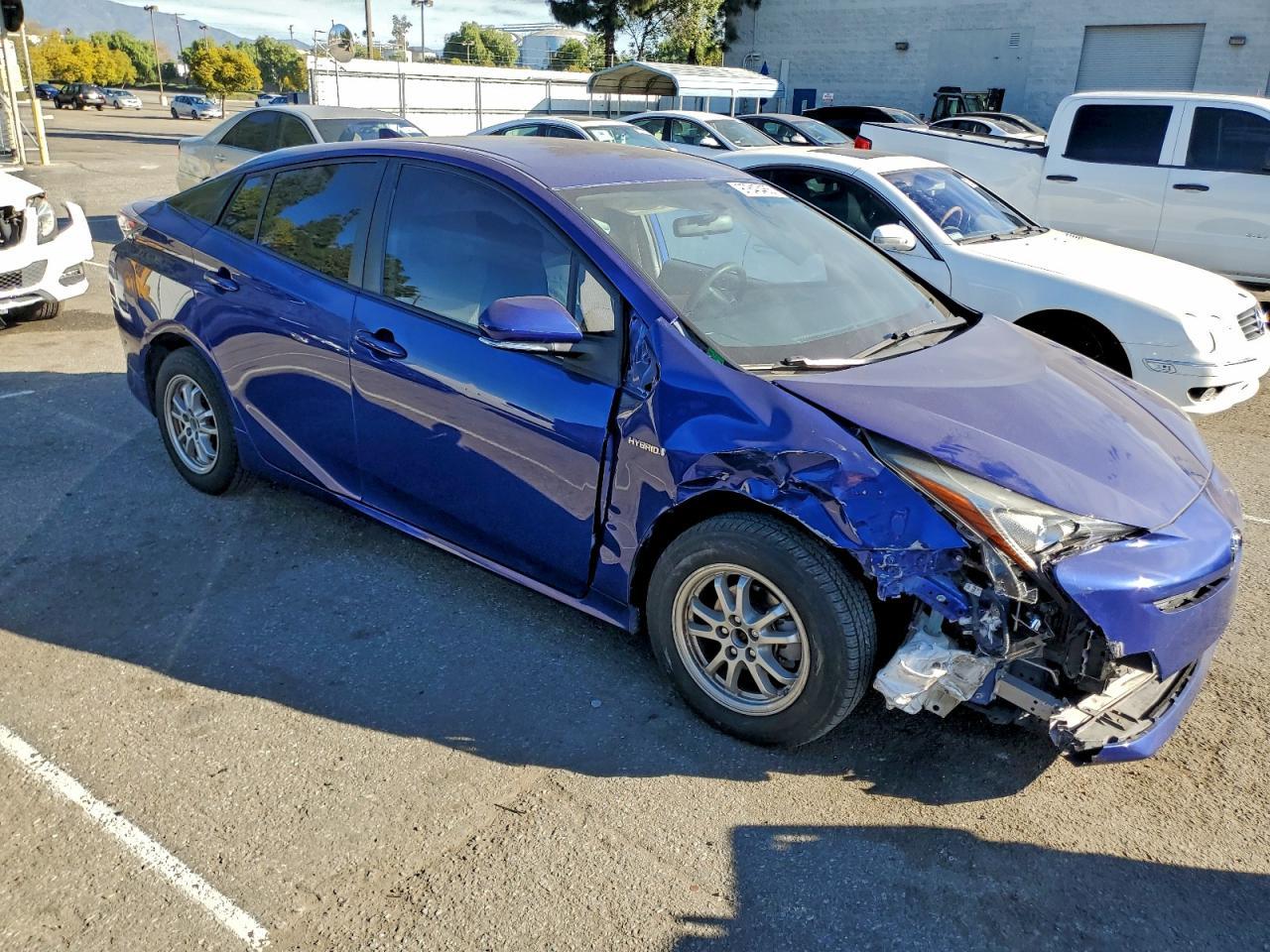2016 TOYOTA PRIUS