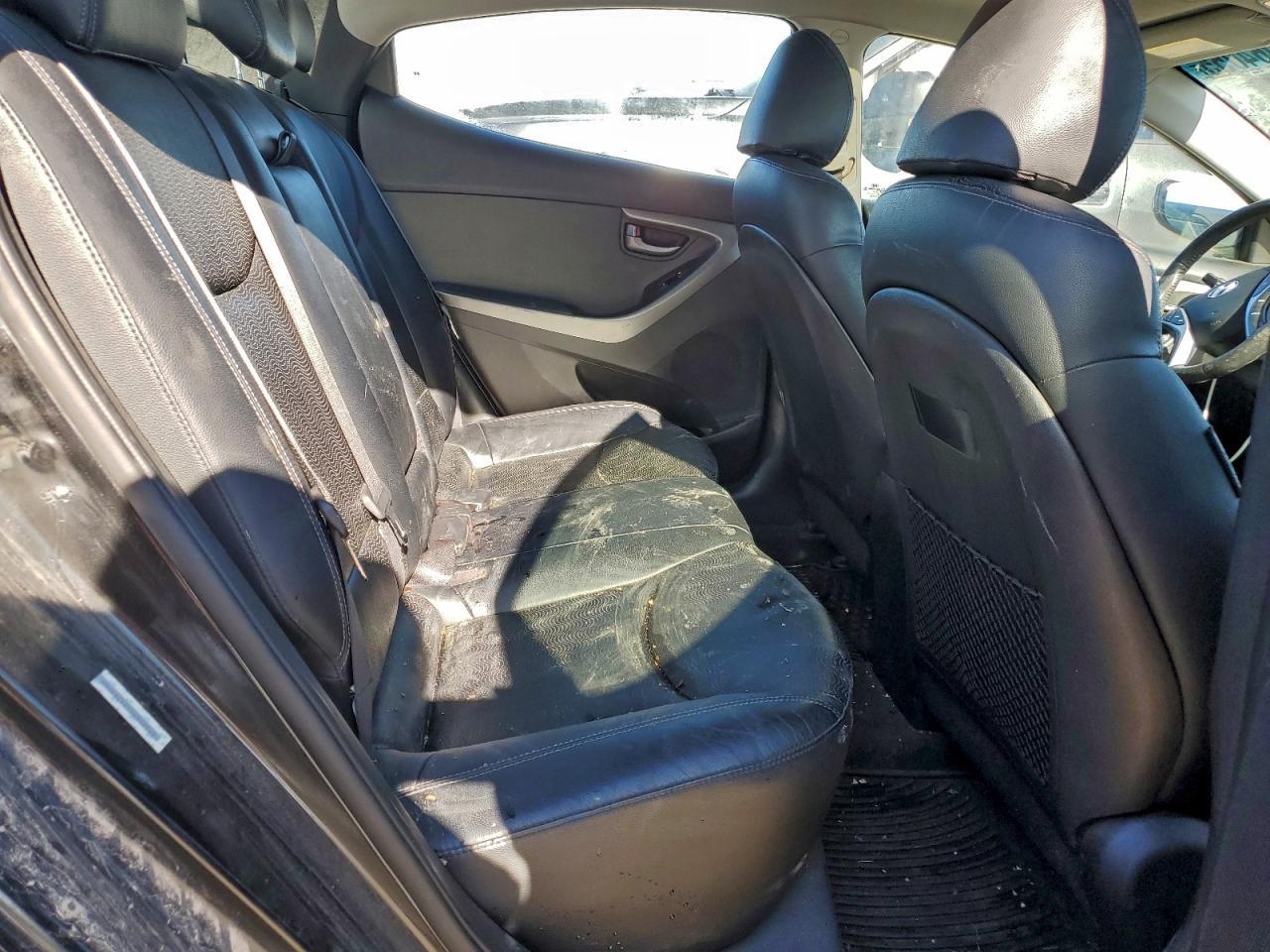 2012 HYUNDAI ELANTRA