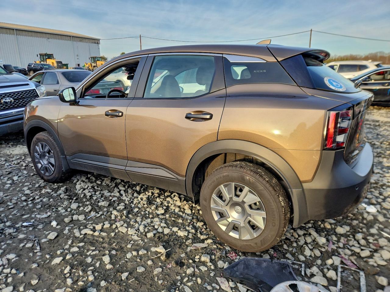 2025 NISSAN KICKS