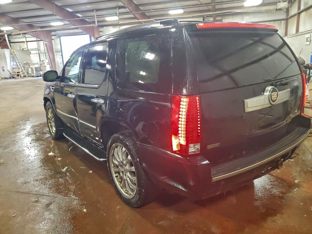 2011 CADILLAC ESCALADE