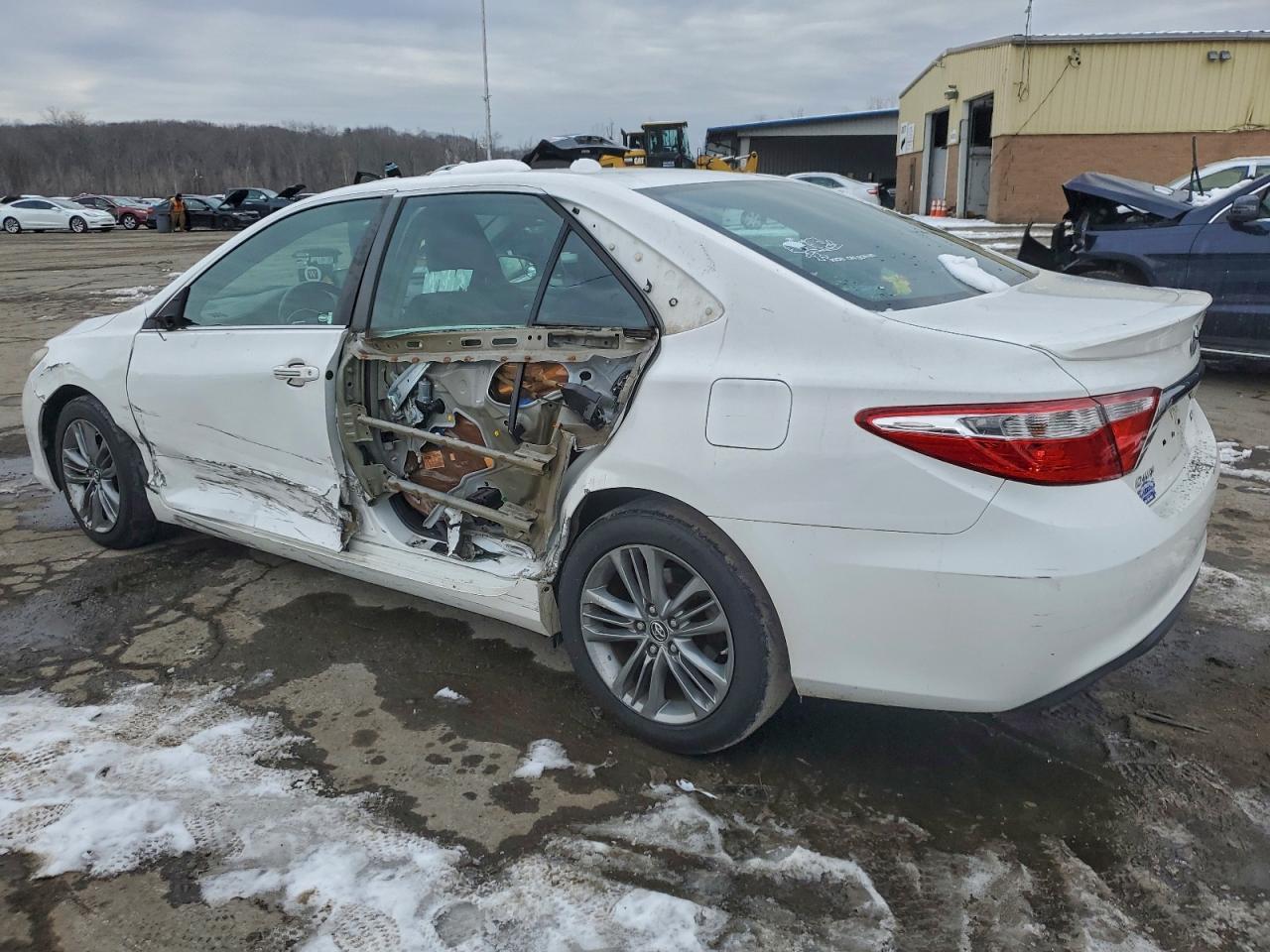 2015 TOYOTA CAMRY