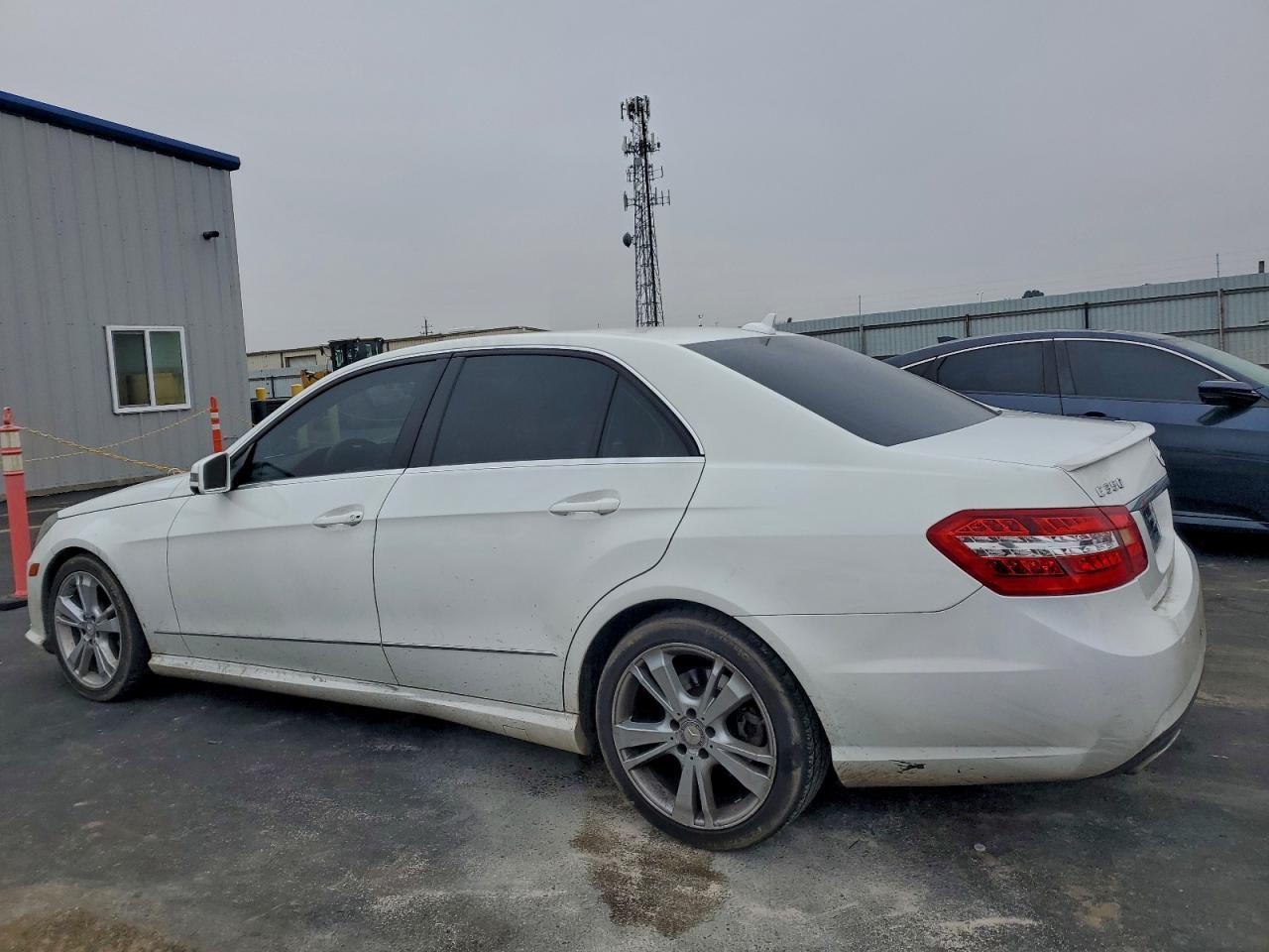 2013 MERCEDES-BENZ E-Class