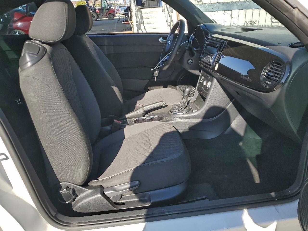 2012 VOLKSWAGEN Beetle