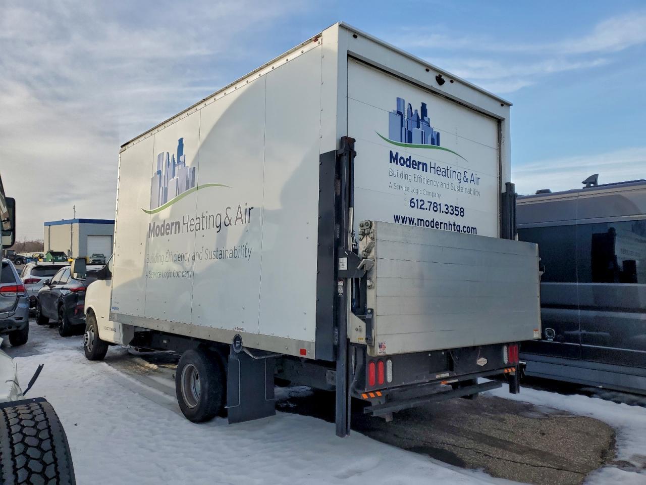 2023 CHEVROLET Express 3500