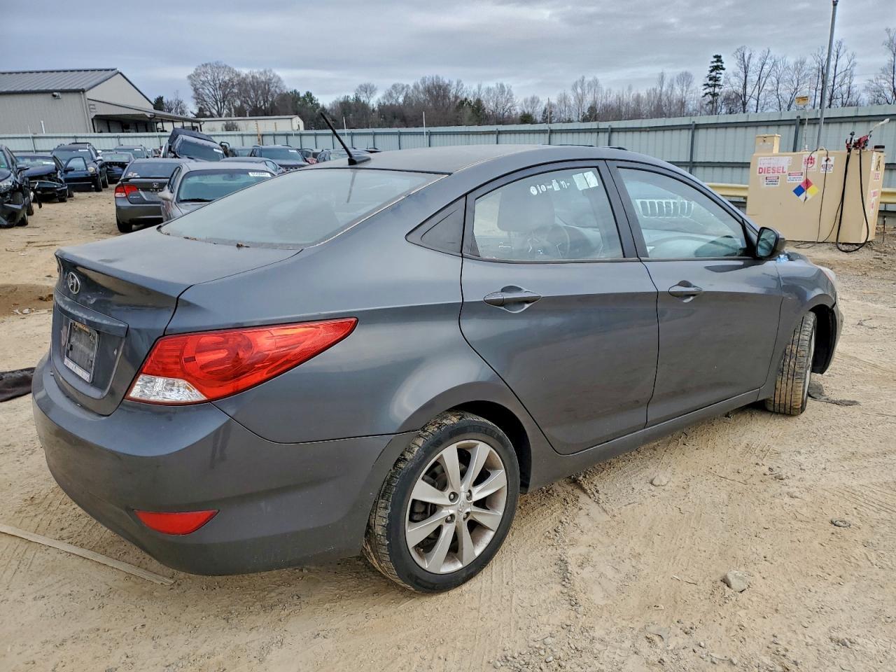 2012 HYUNDAI ACCENT
