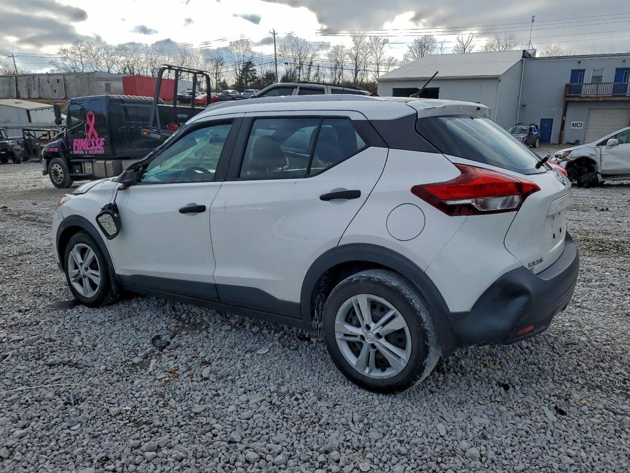 2019 NISSAN KICKS
