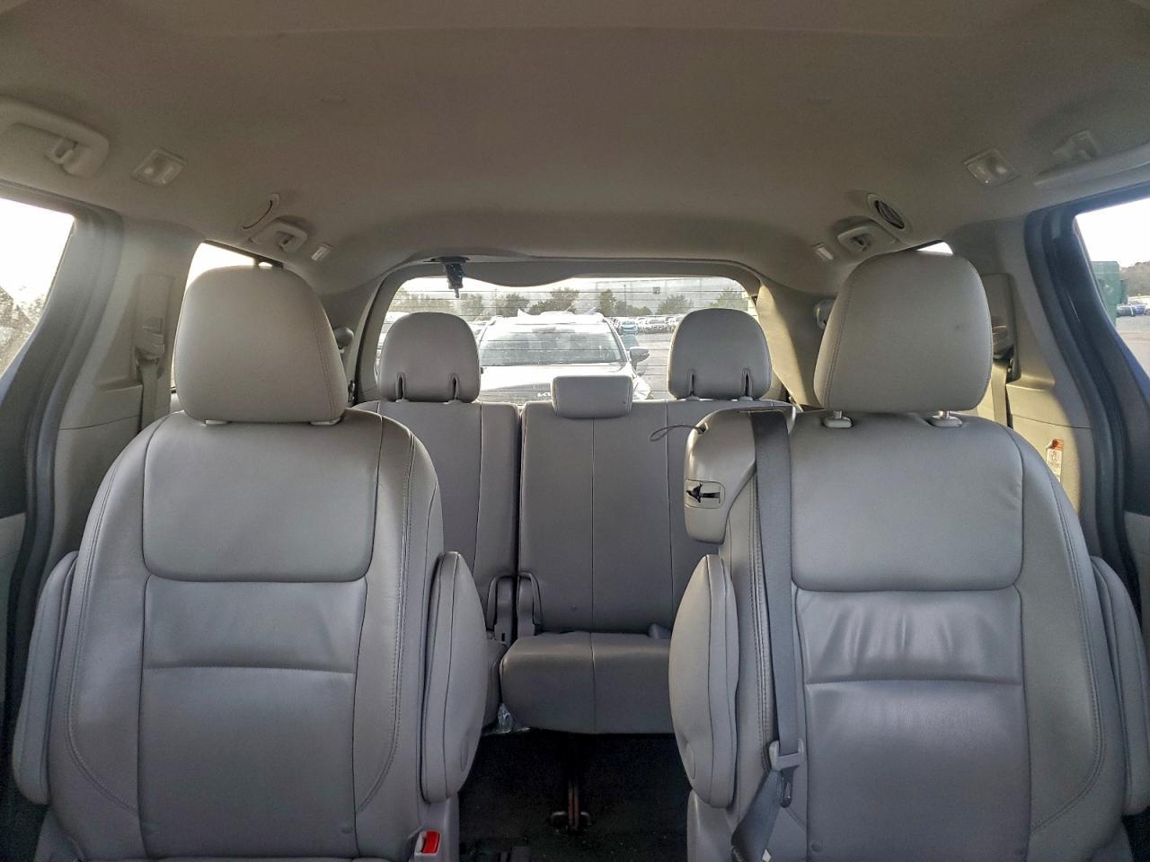 2015 TOYOTA SIENNA