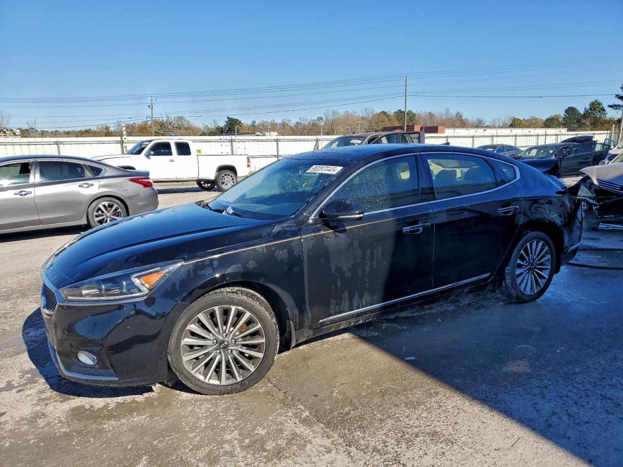 2017 KIA Cadenza