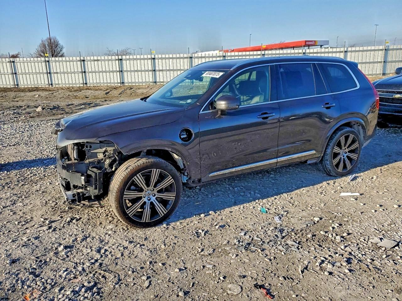 2023 VOLVO XC90