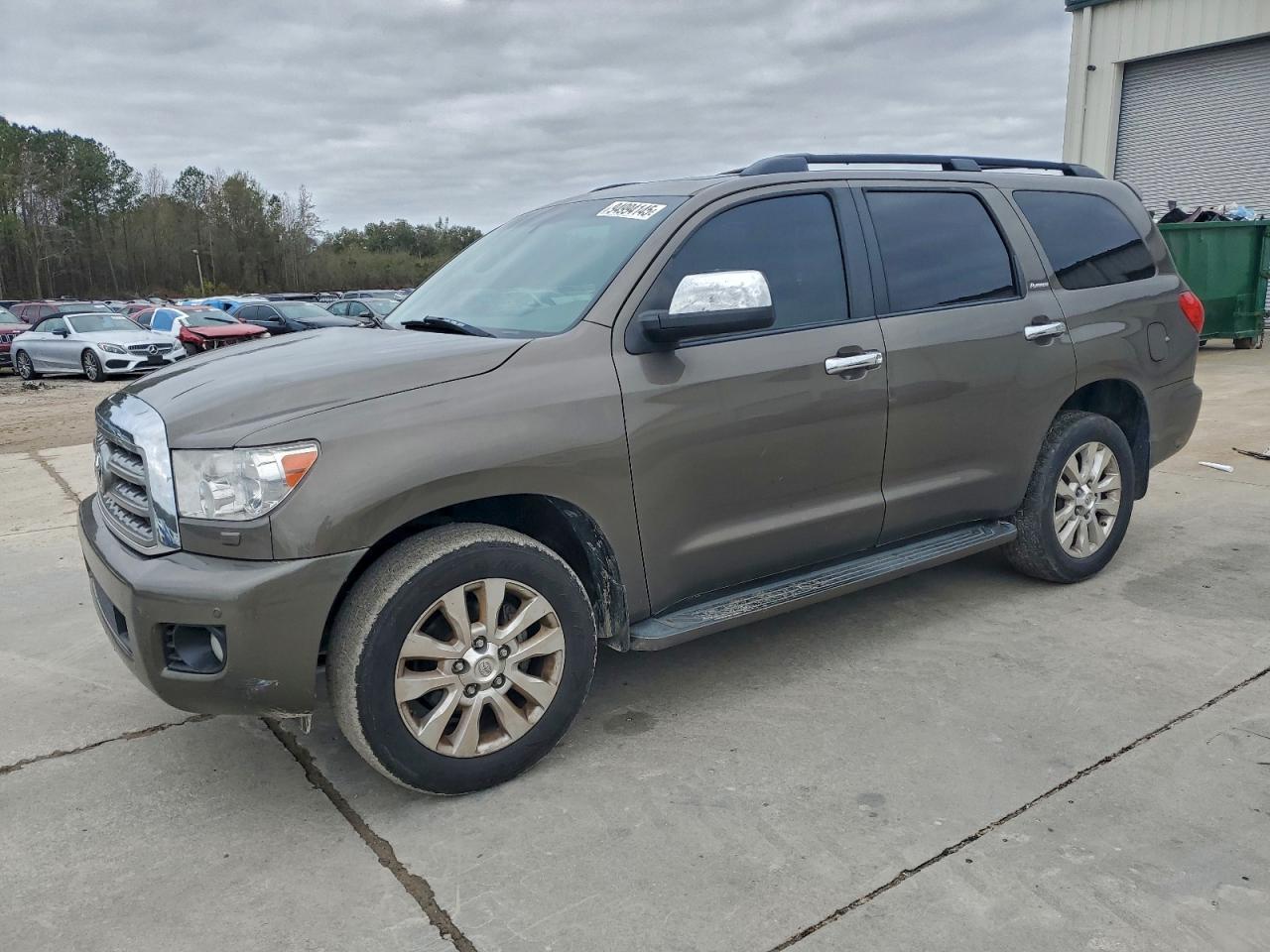 2010 TOYOTA Sequoia