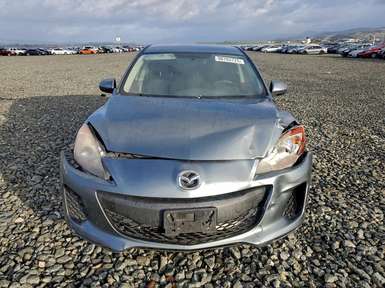 2013 MAZDA 3