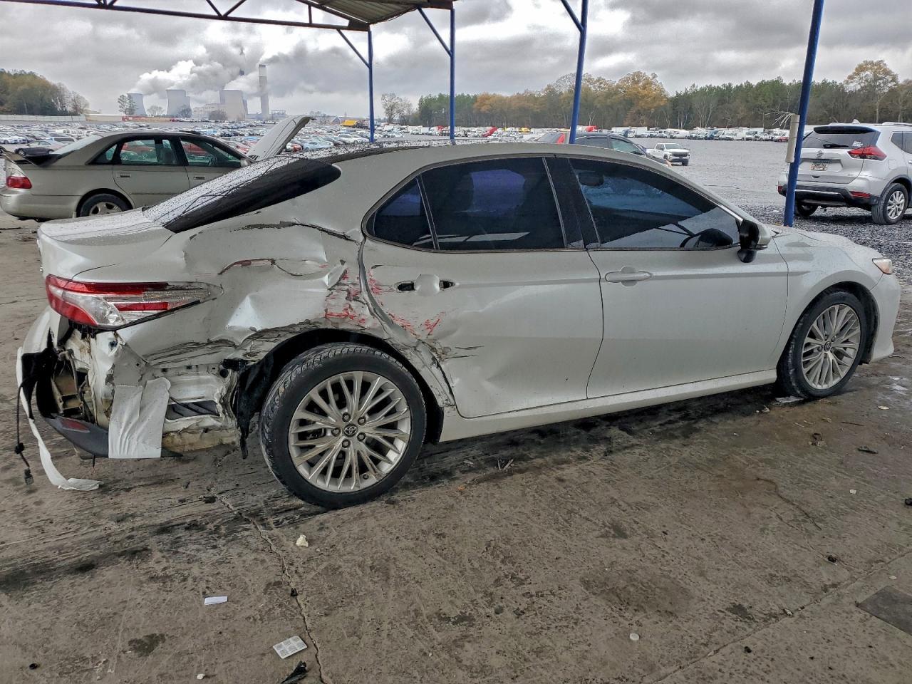 2018 TOYOTA CAMRY