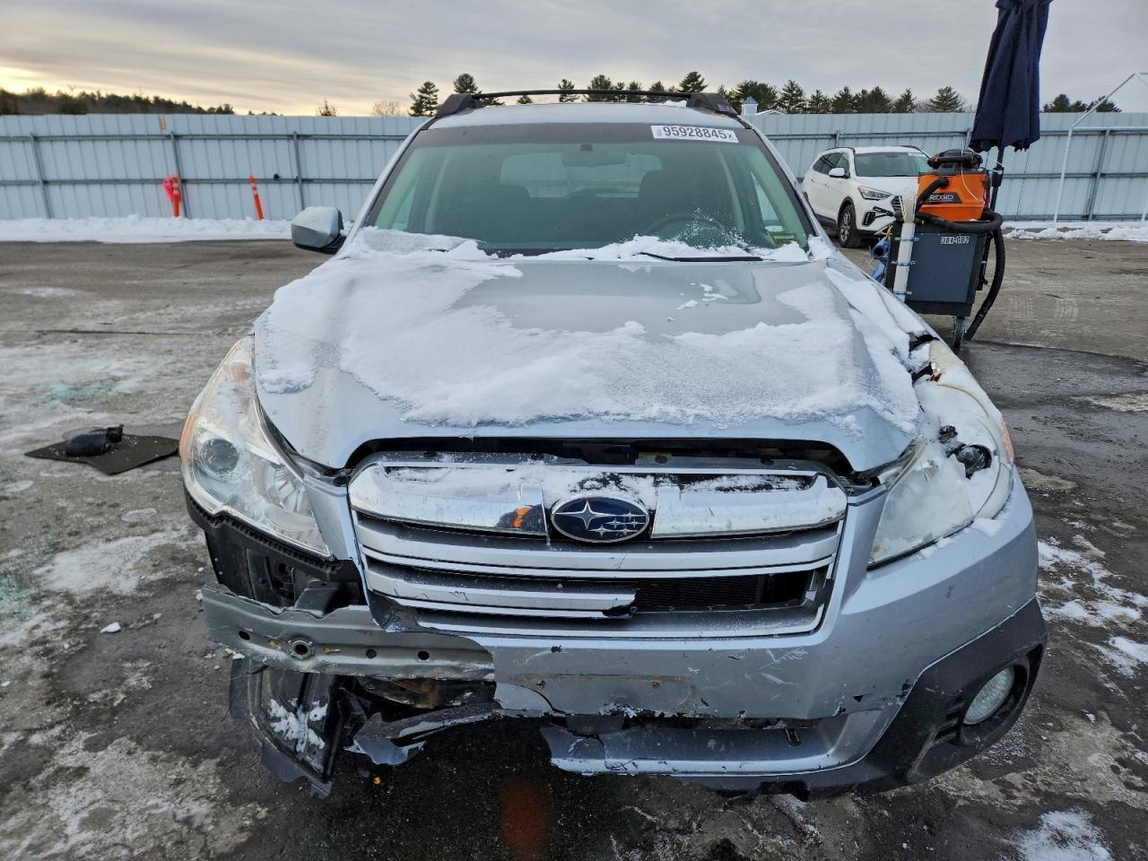 2013 SUBARU Outback