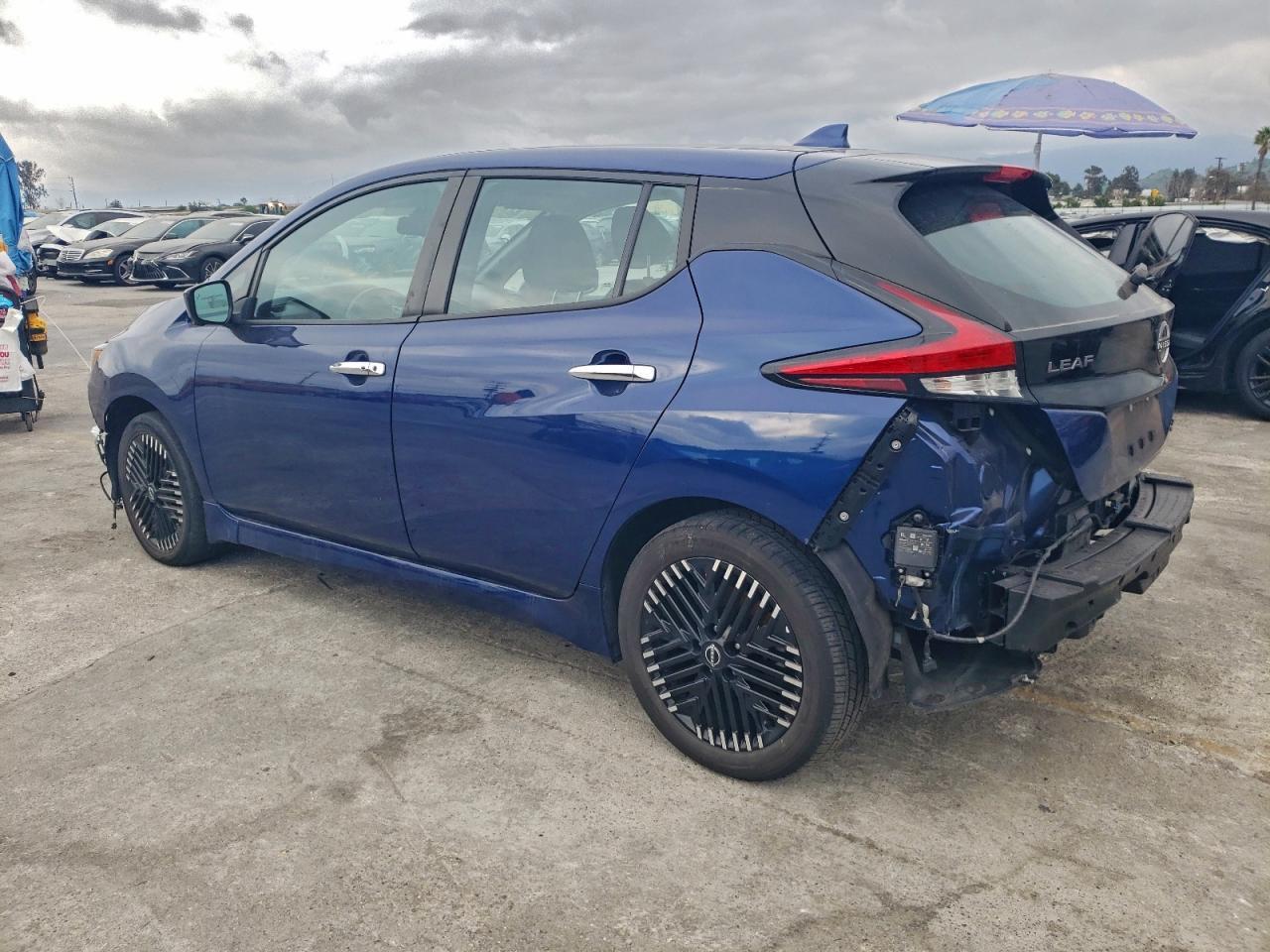 2023 NISSAN LEAF