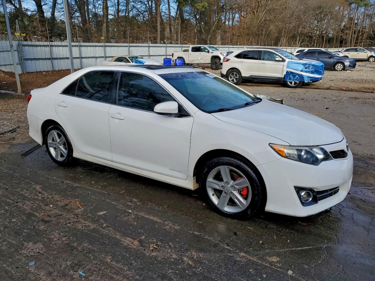 2014 TOYOTA CAMRY