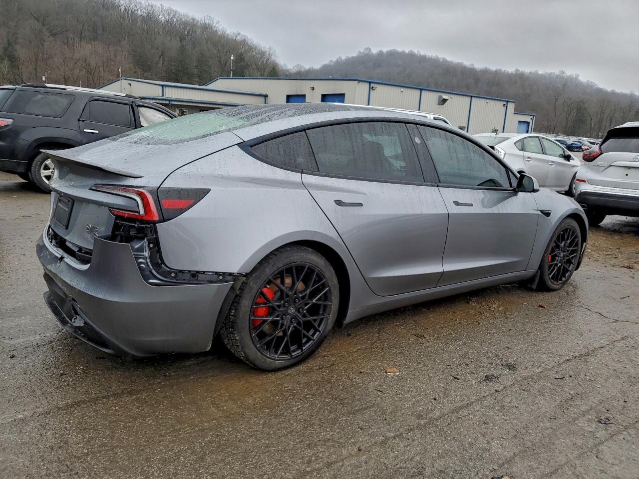 2025 TESLA MODEL 3