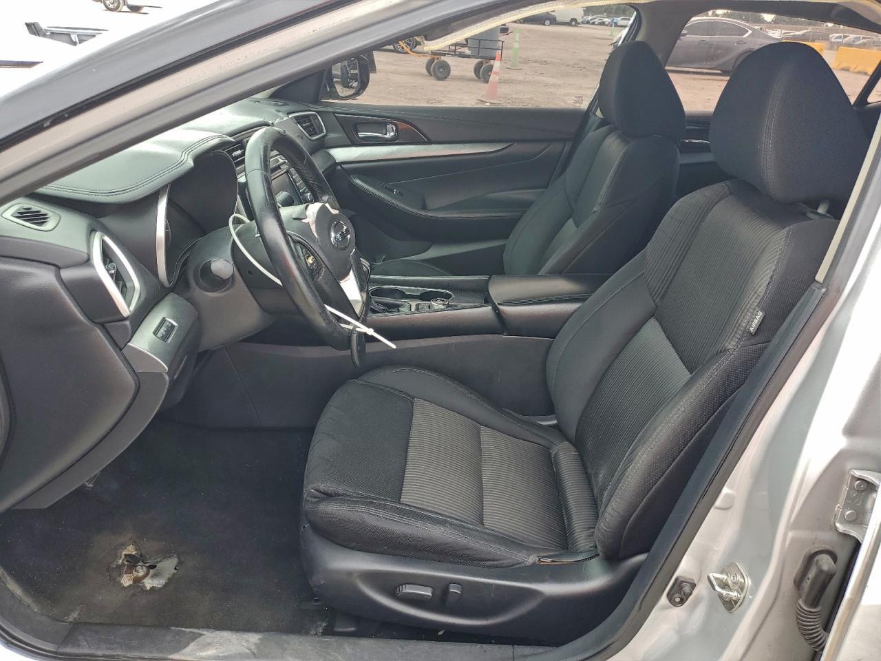2017 NISSAN Maxima