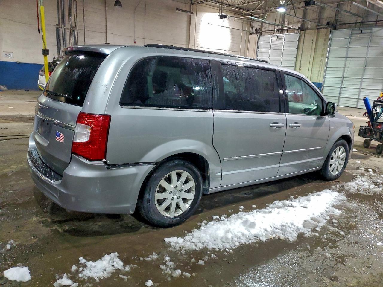 2016 CHRYSLER Town & Country