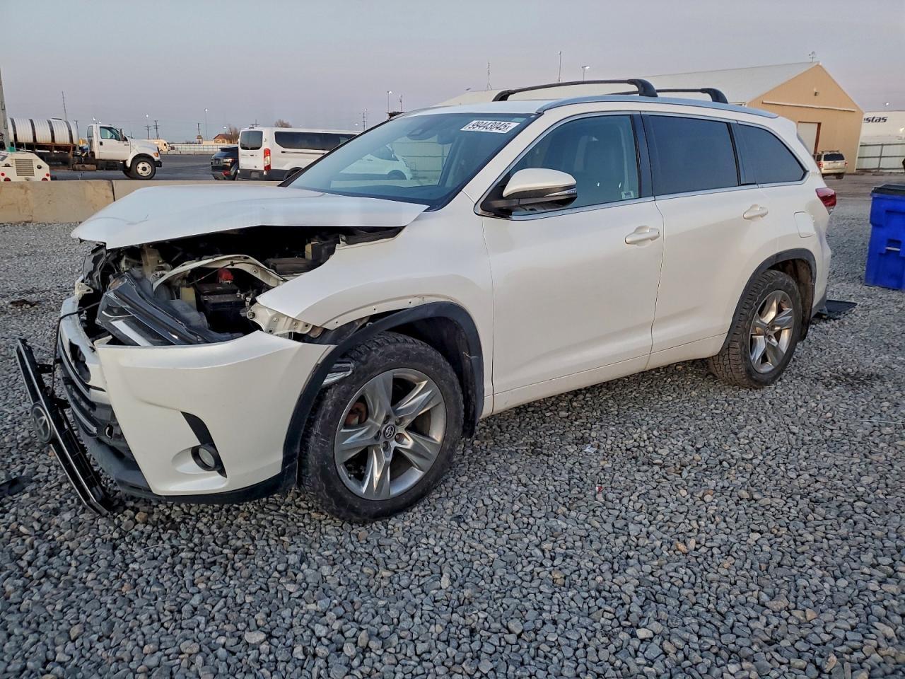2017 TOYOTA HIGHLANDER