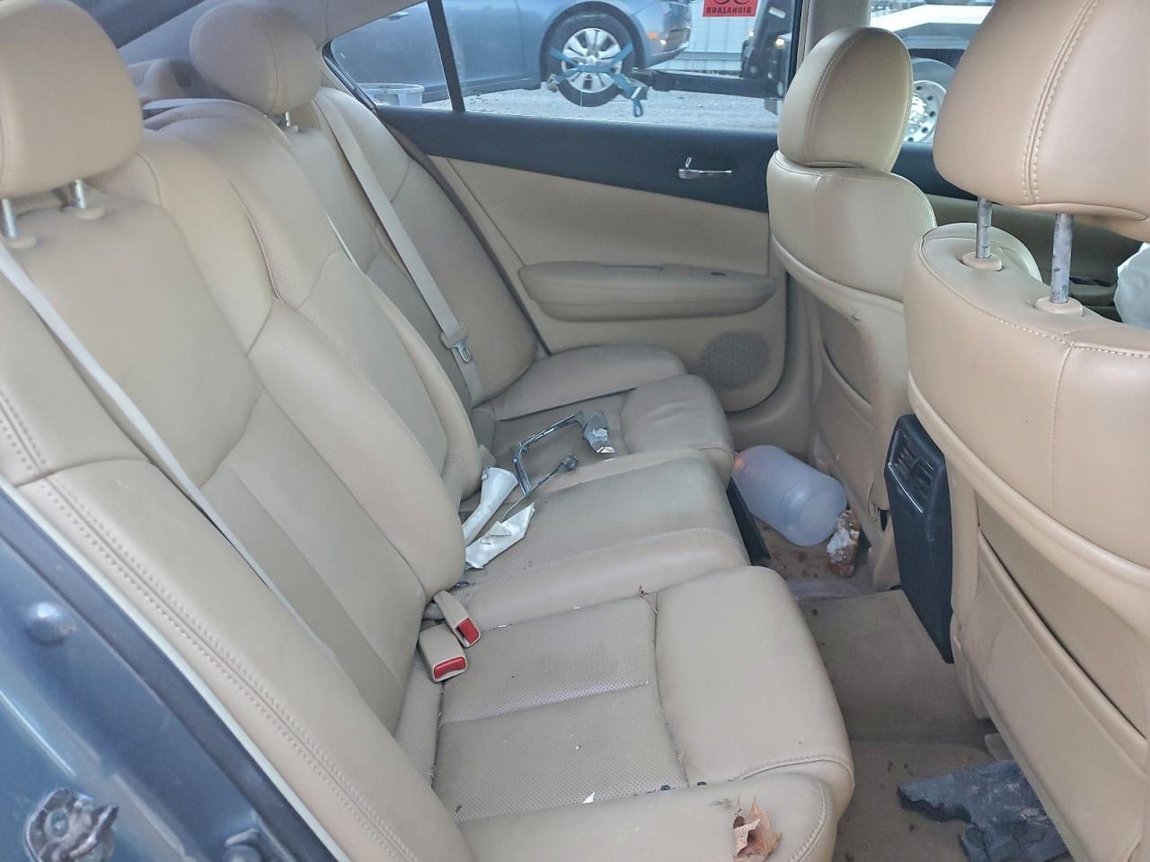 2010 NISSAN Maxima