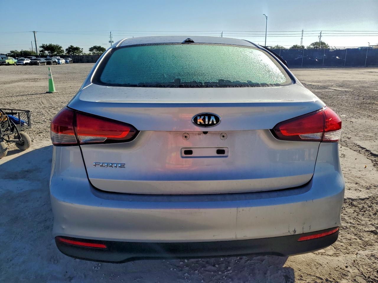 2017 KIA FORTE