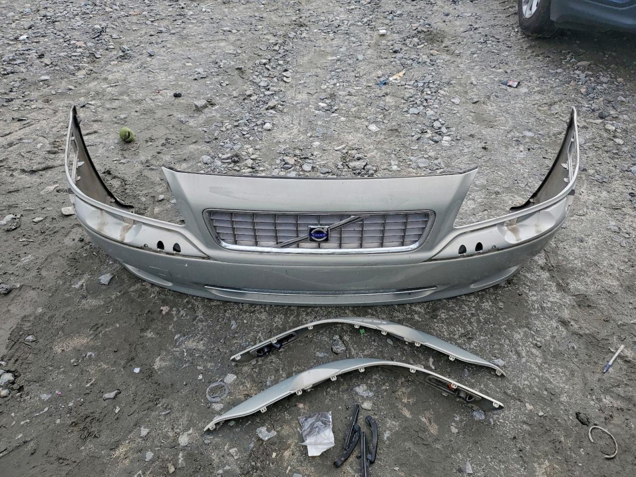 2004 VOLVO S80