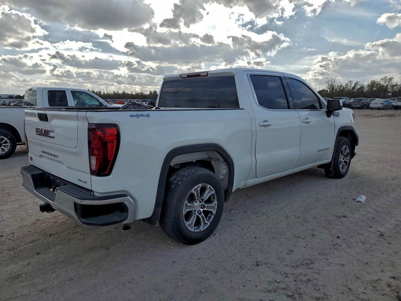 2023 GMC Sierra