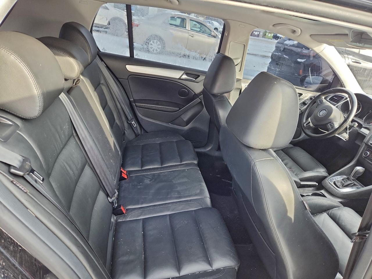 2011 VOLKSWAGEN GOLF