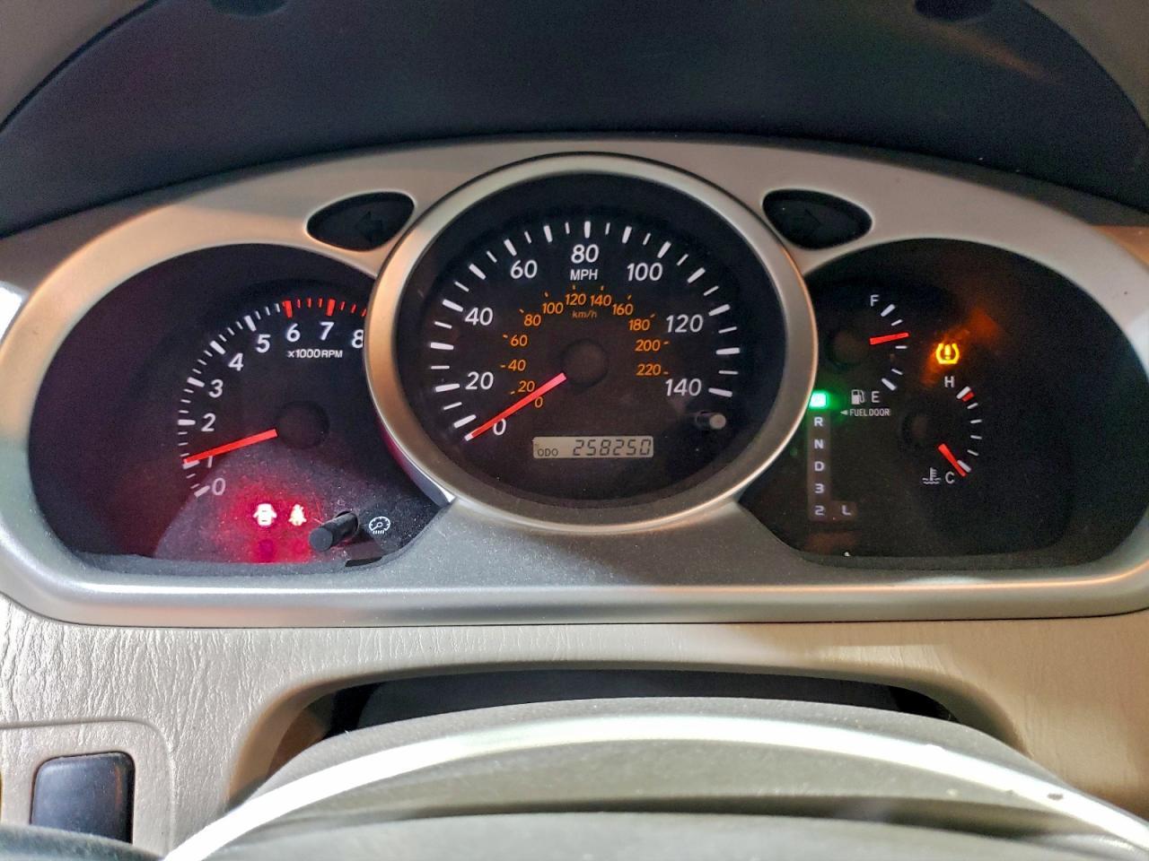2004 TOYOTA HIGHLANDER