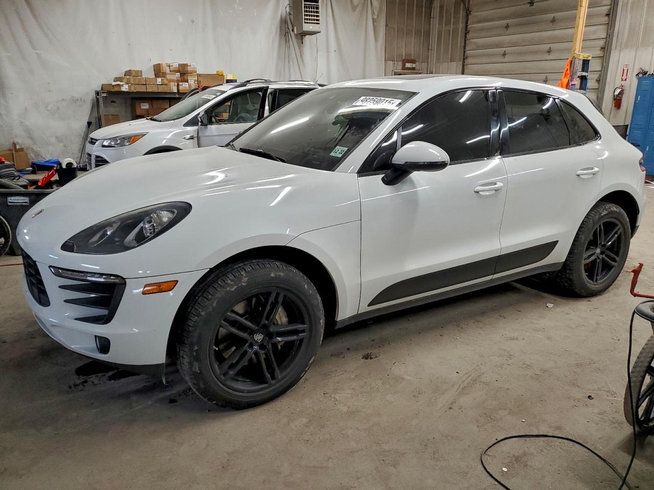 2018 PORSCHE Macan