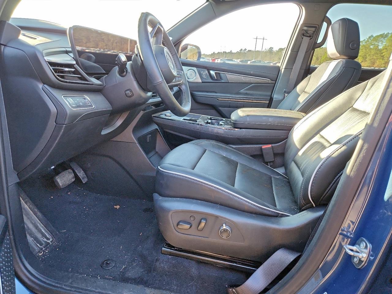 2025 BUICK ENCLAVE AVENIR