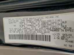 2004 TOYOTA Sequoia