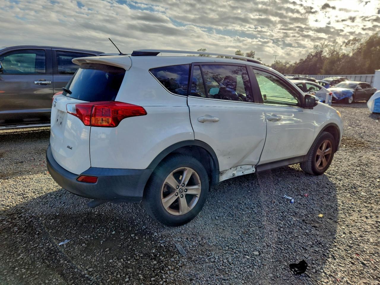 2015 TOYOTA RAV4