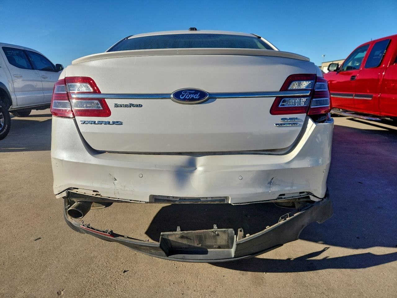2013 FORD Taurus