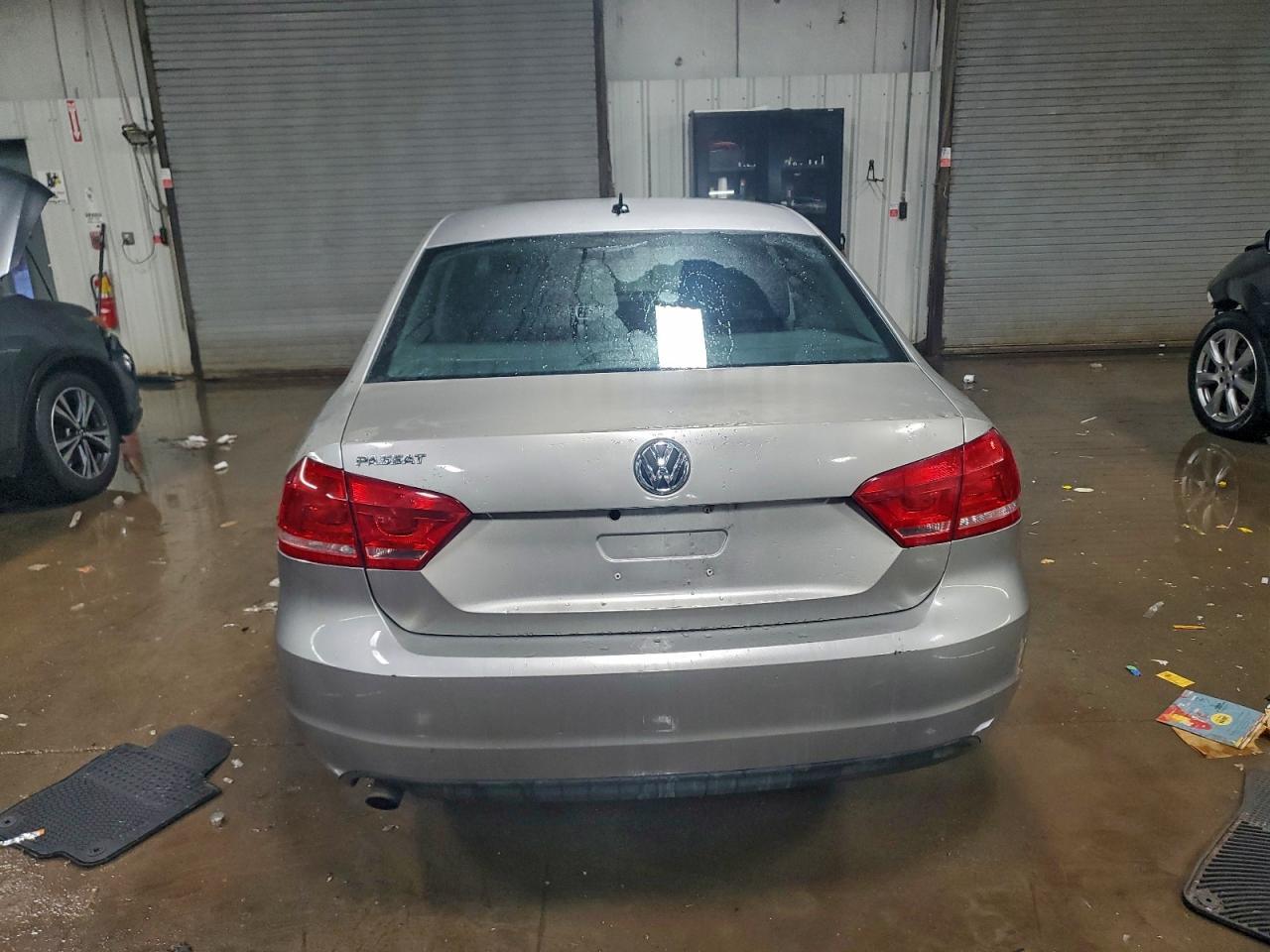 2014 VOLKSWAGEN Passat
