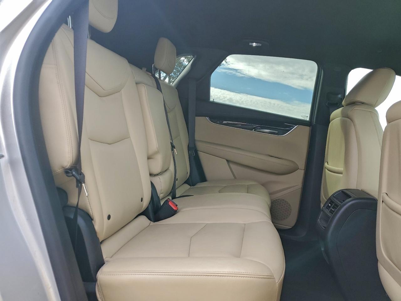 2017 CADILLAC XT5