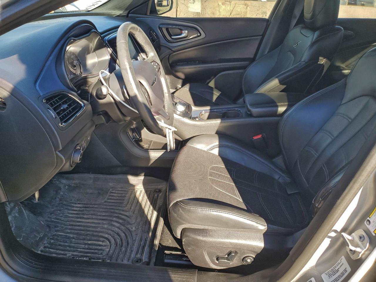 2015 CHRYSLER 200
