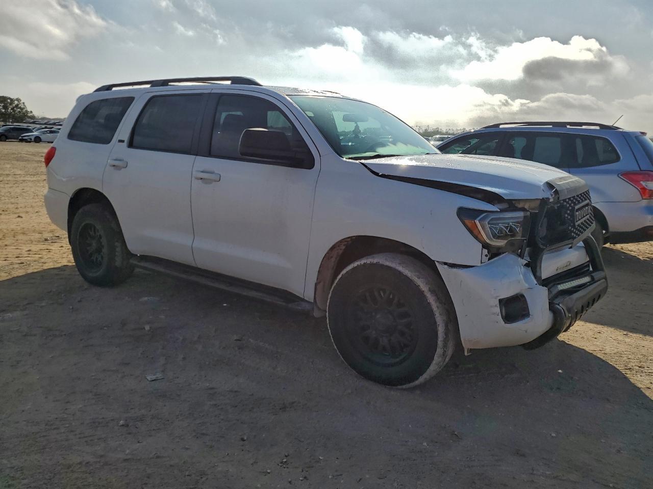 2014 TOYOTA Sequoia
