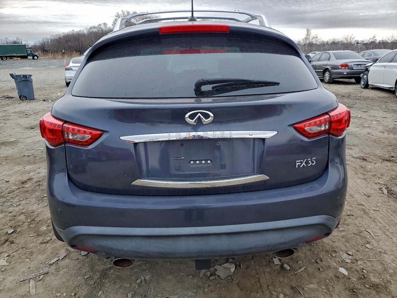 2011 INFINITI FX35