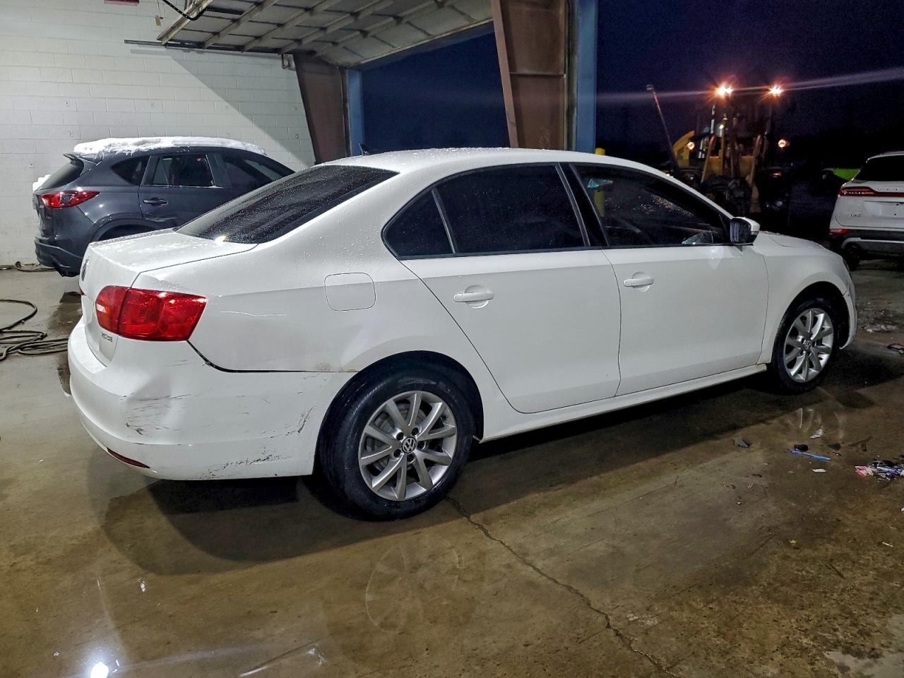 2011 VOLKSWAGEN JETTA