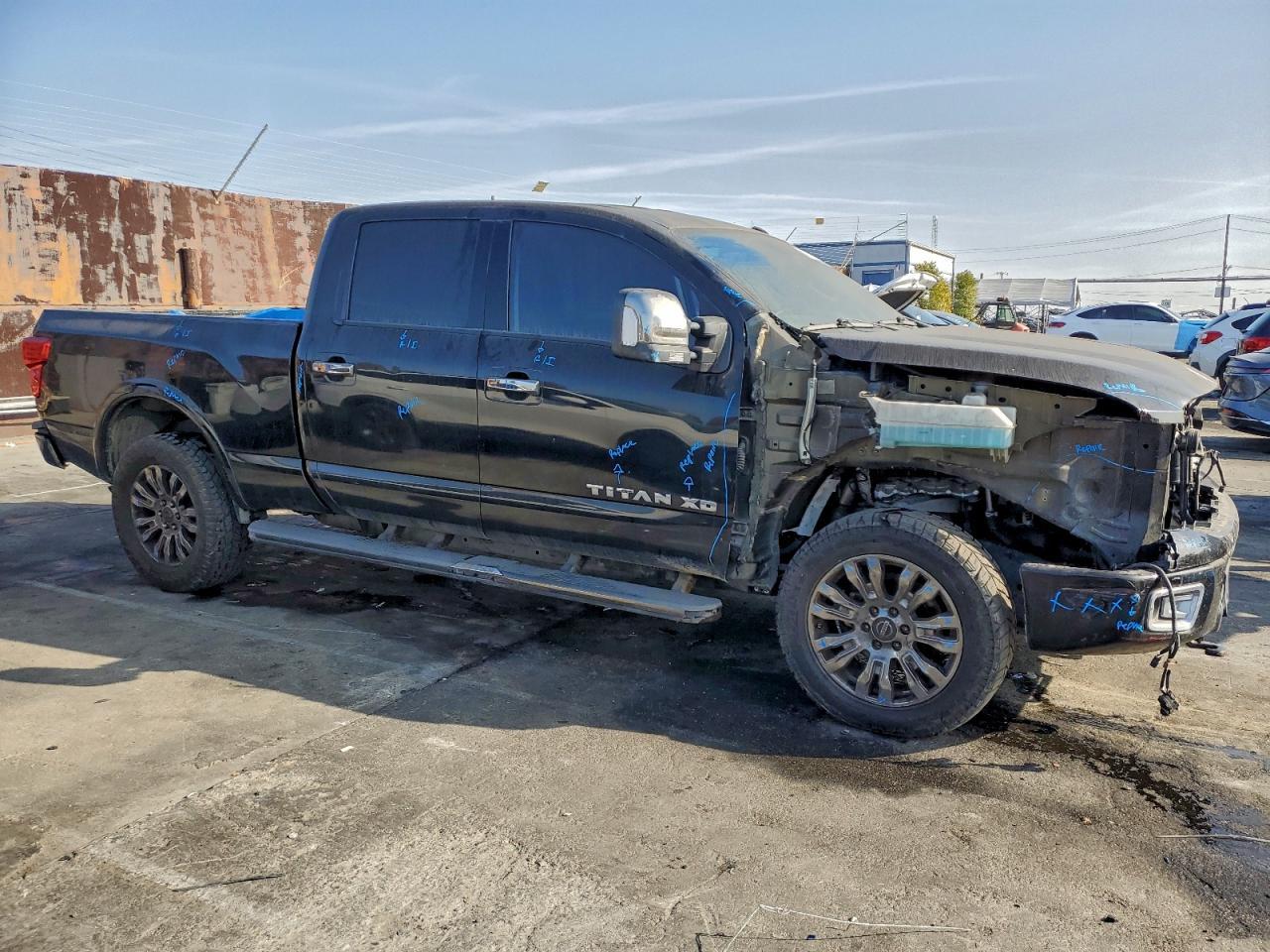 2016 NISSAN Titan