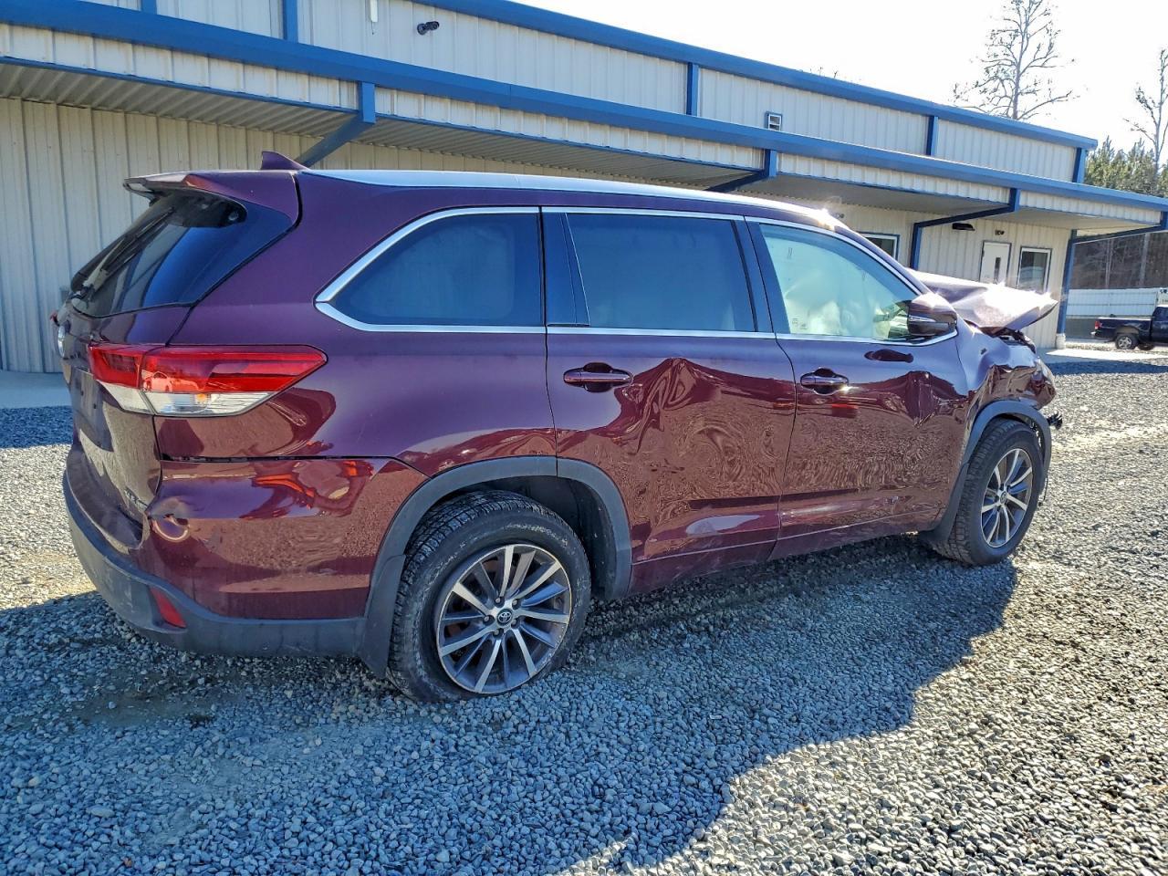 2017 TOYOTA HIGHLANDER