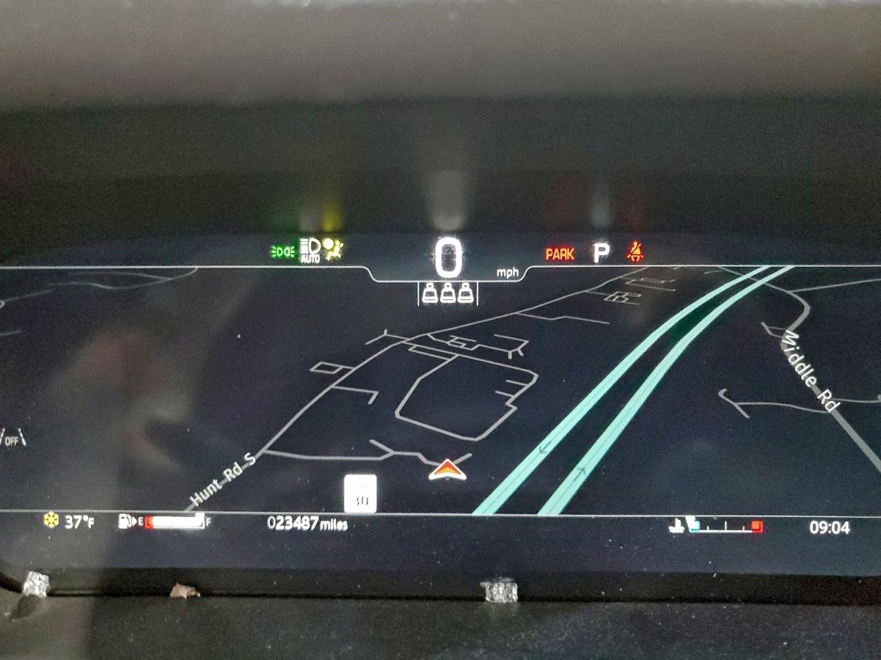 2024 LAND ROVER Defender