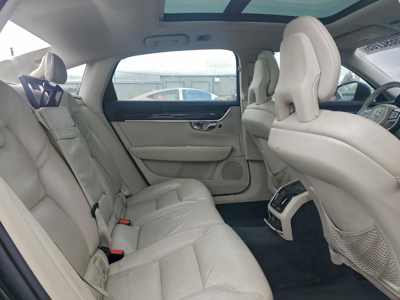 2018 VOLVO S90