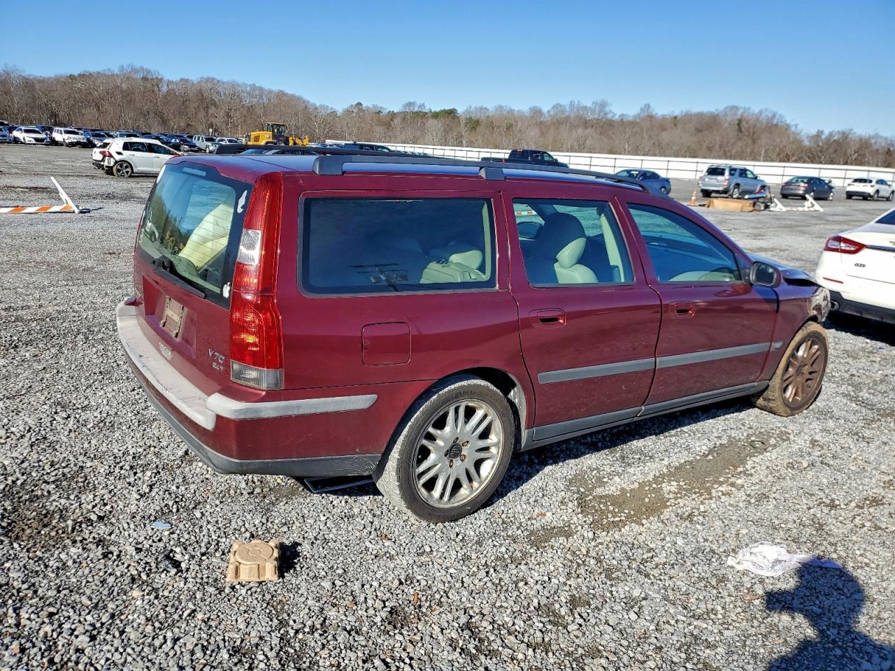 2003 VOLVO V70